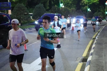 Runner Photo 4246399