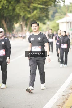 Runner Photo 4246416