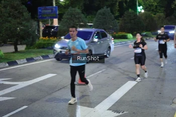 Runner Photo 4246480