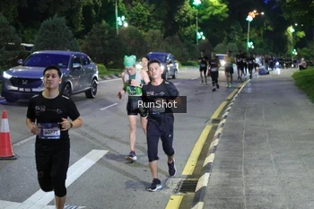 Runner Photo 4246498