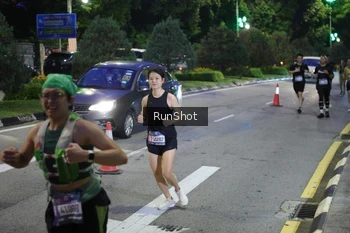 Runner Photo 4246504