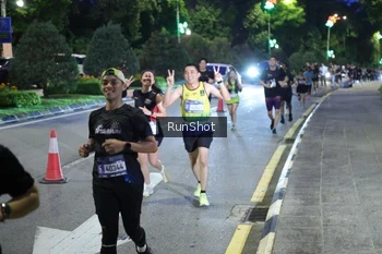 Runner Photo 4246515
