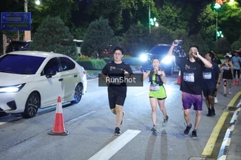 Runner Photo 4246531