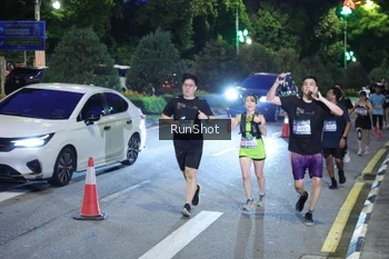 Runner Photo 4246536