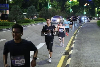 Runner Photo 4246564