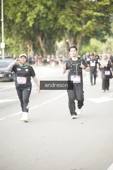 Runner Photo 4246565