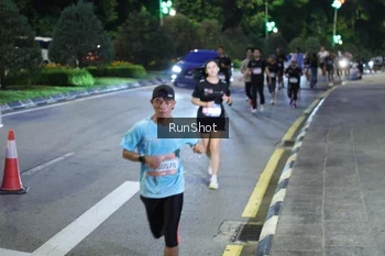 Runner Photo 4246594