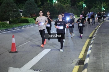 Runner Photo 4246603