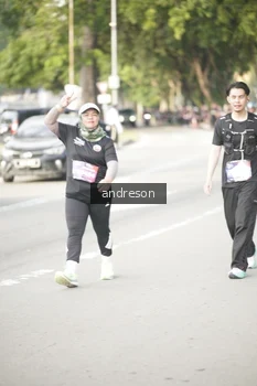 Runner Photo 4246634