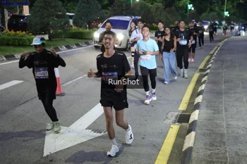 Runner Photo 4246679