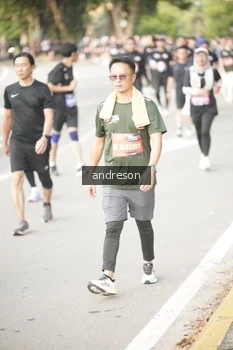Runner Photo 4246804