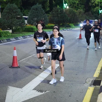 Runner Photo 4246852