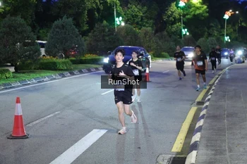 Runner Photo 4246871