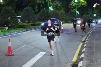 Runner Photo 4246873