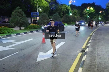 Runner Photo 4246874