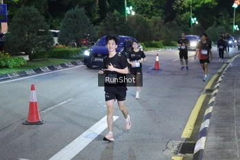Runner Photo 4246884