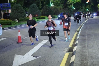 Runner Photo 4246914