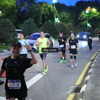 Runner Photo 4247049