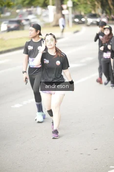 Runner Photo 4247062