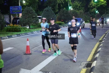 Runner Photo 4247065