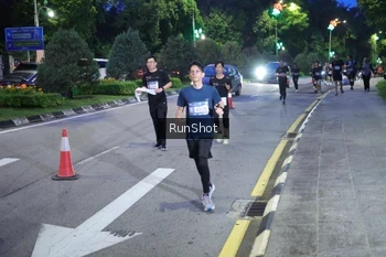 Runner Photo 4247100