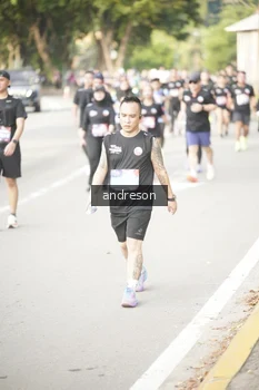 Runner Photo 4247115