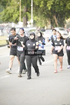 Runner Photo 4247136