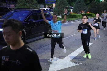 Runner Photo 4247145