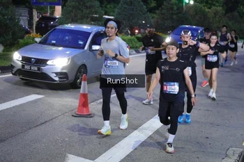 Runner Photo 4247173
