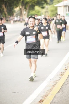 Runner Photo 4247212