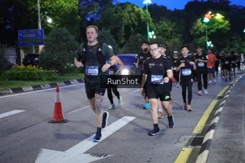 Runner Photo 4247243