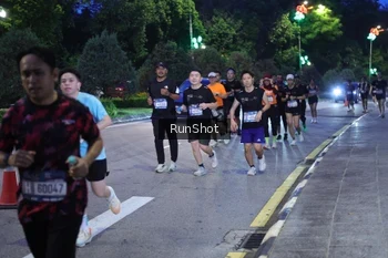 Runner Photo 4247359
