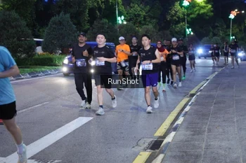 Runner Photo 4247363