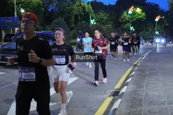 Runner Photo 4247365