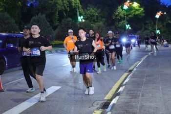 Runner Photo 4247367