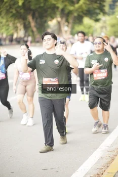 Runner Photo 4247368