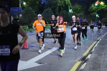 Runner Photo 4247373