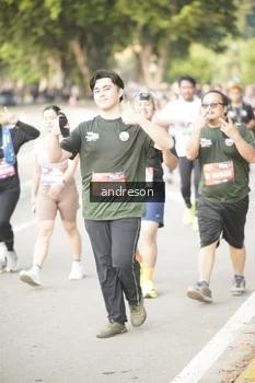 Runner Photo 4247377