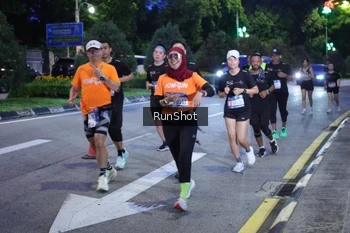 Runner Photo 4247385