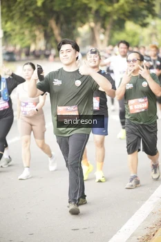 Runner Photo 4247387