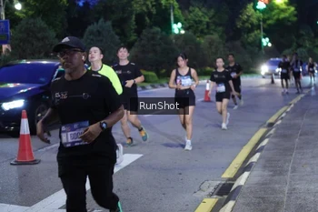 Runner Photo 4247405