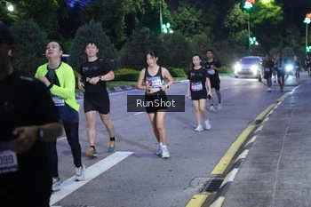 Runner Photo 4247407