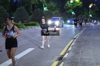 Runner Photo 4247410