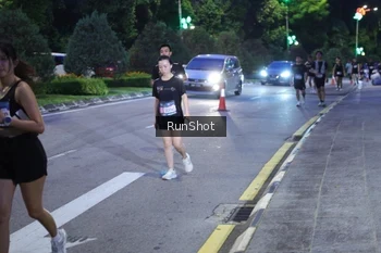 Runner Photo 4247411