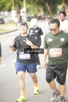 Runner Photo 4247422