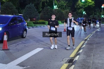 Runner Photo 4247435