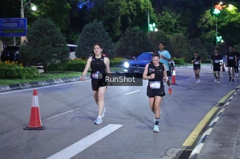 Runner Photo 4247439