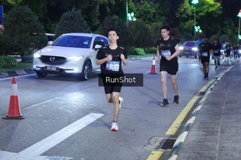 Runner Photo 4247465