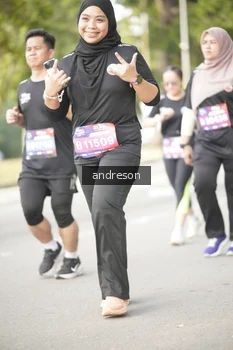 Runner Photo 4247500