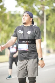 Runner Photo 4247540